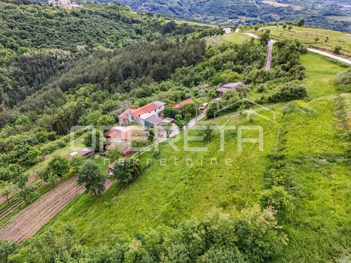 Istria, Zona di Motovun – Terreno edificabile e agricolo