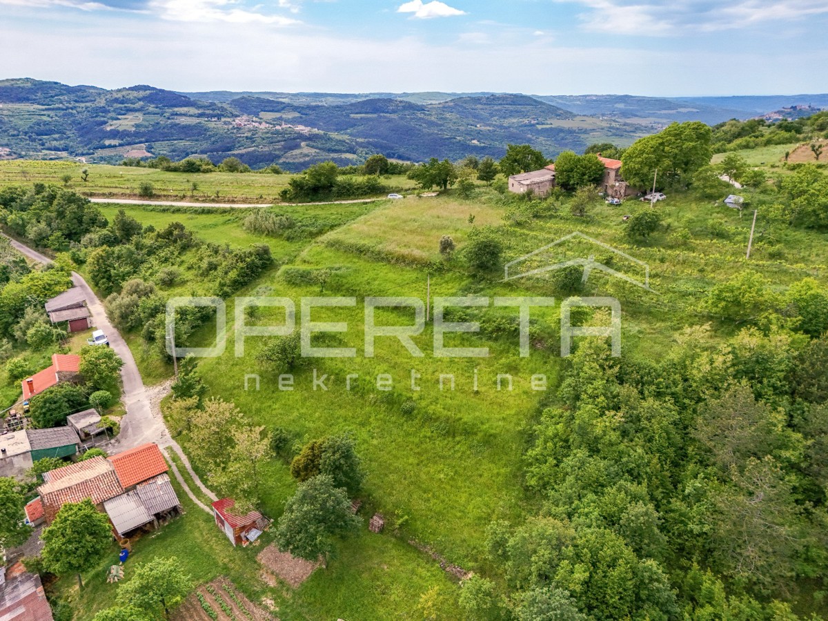 Istria, Zona di Motovun – Terreno edificabile e agricolo