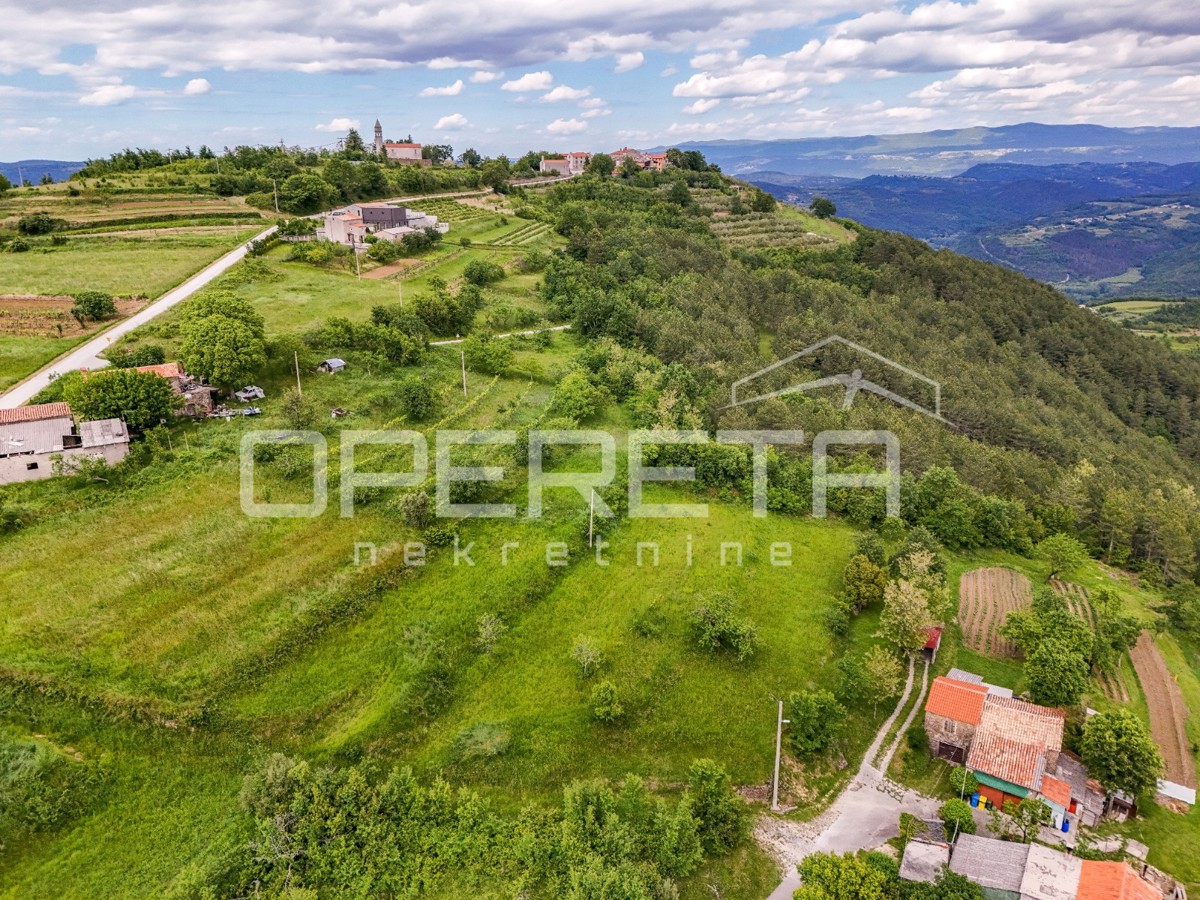 Istria, Zona di Motovun – Terreno edificabile e agricolo