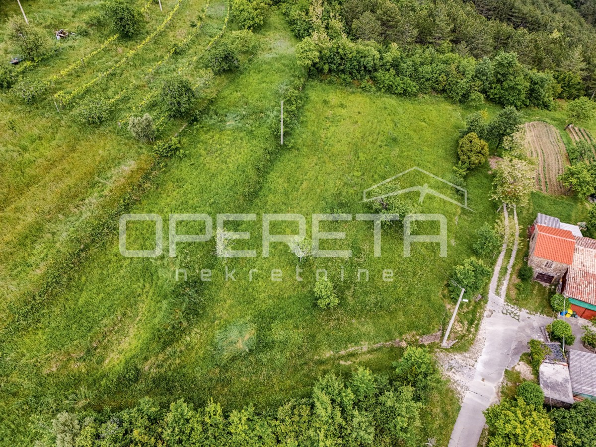 Istria, Zona di Motovun – Terreno edificabile e agricolo