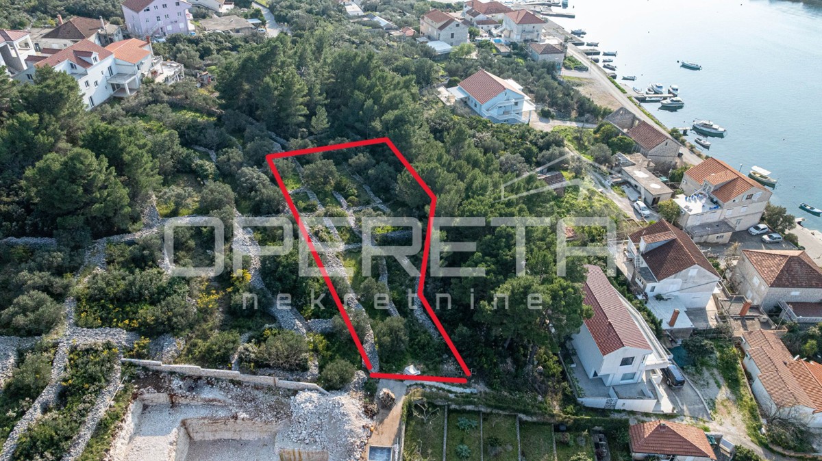 Terreno attraente di 507 m2 con vista sul mare, Lumbarda