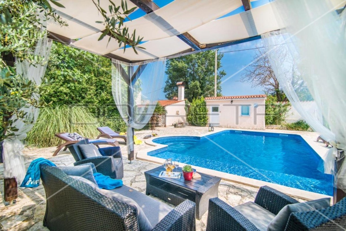 Istria, Marčana - dintorni, affascinante casa in pietra con piscina, posizione tranquilla