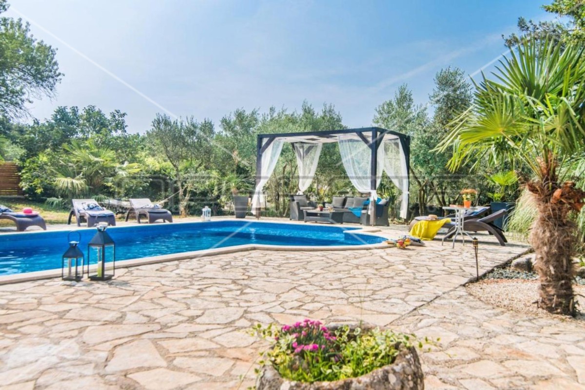 Istria, Marčana - dintorni, affascinante casa in pietra con piscina, posizione tranquilla