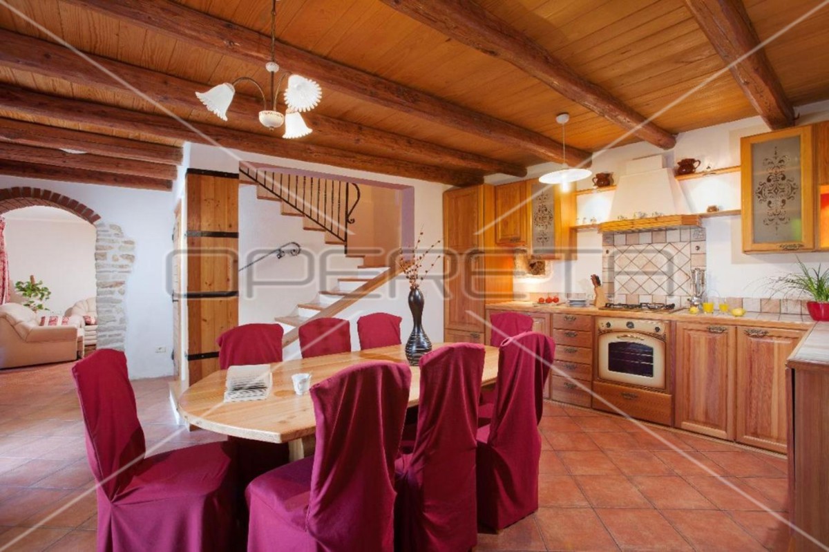 Istria, Marčana - dintorni, affascinante casa in pietra con piscina, posizione tranquilla