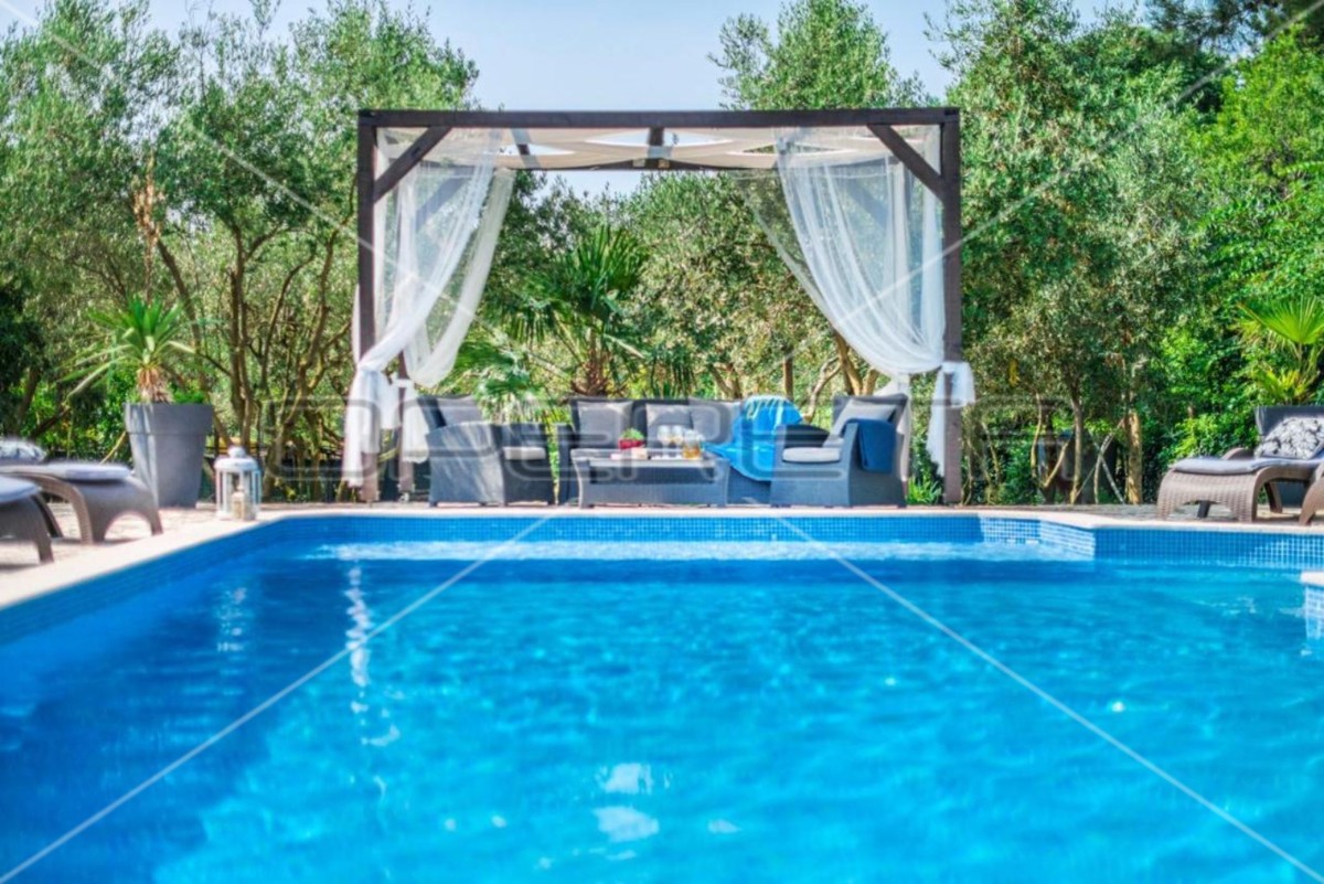 Istria, Marčana - dintorni, affascinante casa in pietra con piscina, posizione tranquilla