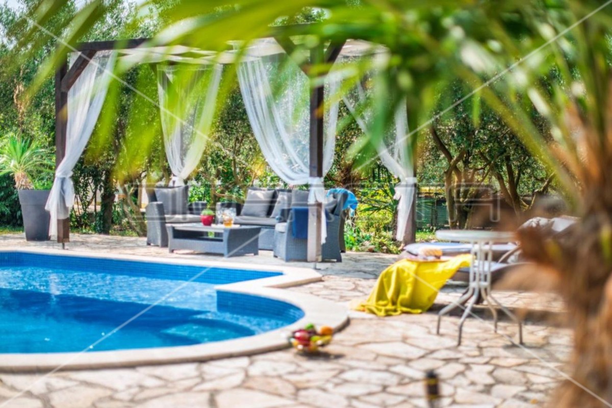 Istria, Marčana - dintorni, affascinante casa in pietra con piscina, posizione tranquilla