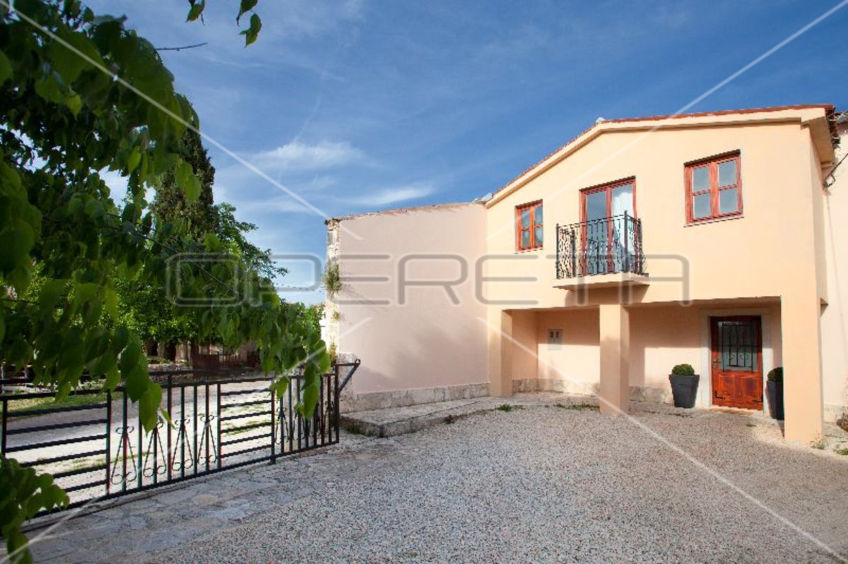 Istria, Marčana - dintorni, affascinante casa in pietra con piscina, posizione tranquilla