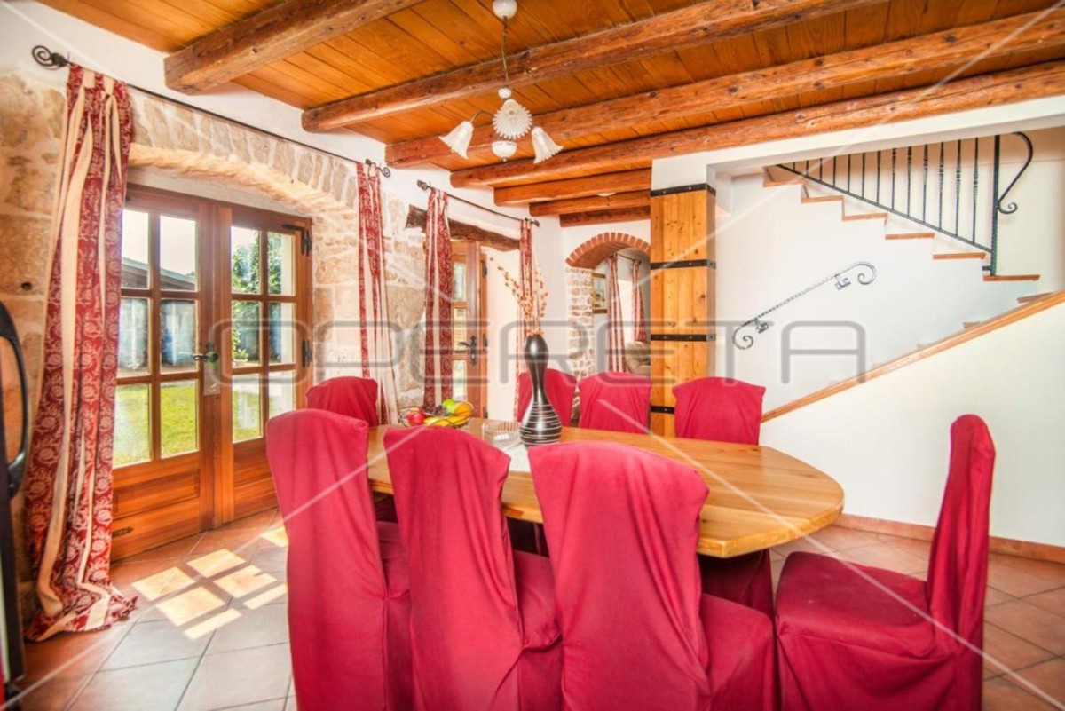 Istria, Marčana - dintorni, affascinante casa in pietra con piscina, posizione tranquilla