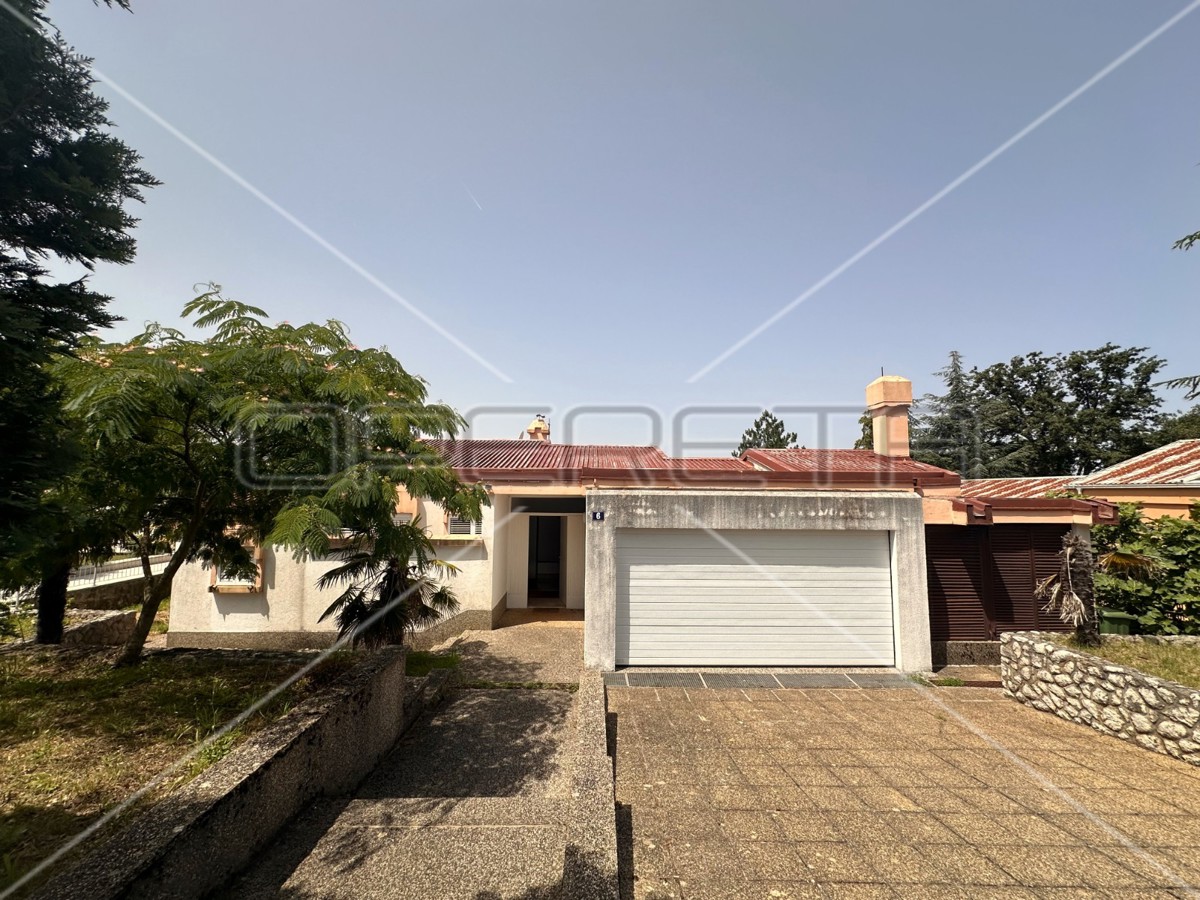 Villa unica con vista incantevole a Njivice, Krk