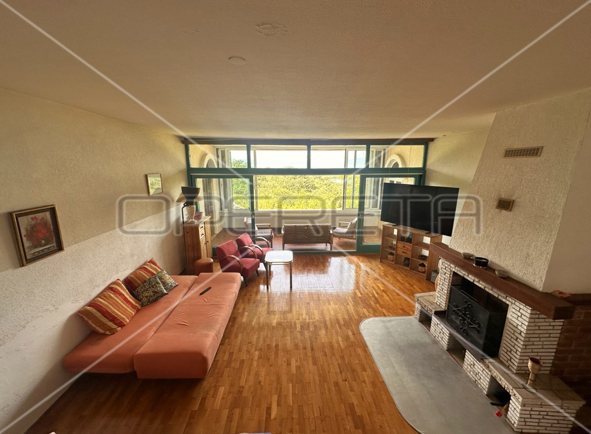 Villa unica con vista incantevole a Njivice, Krk