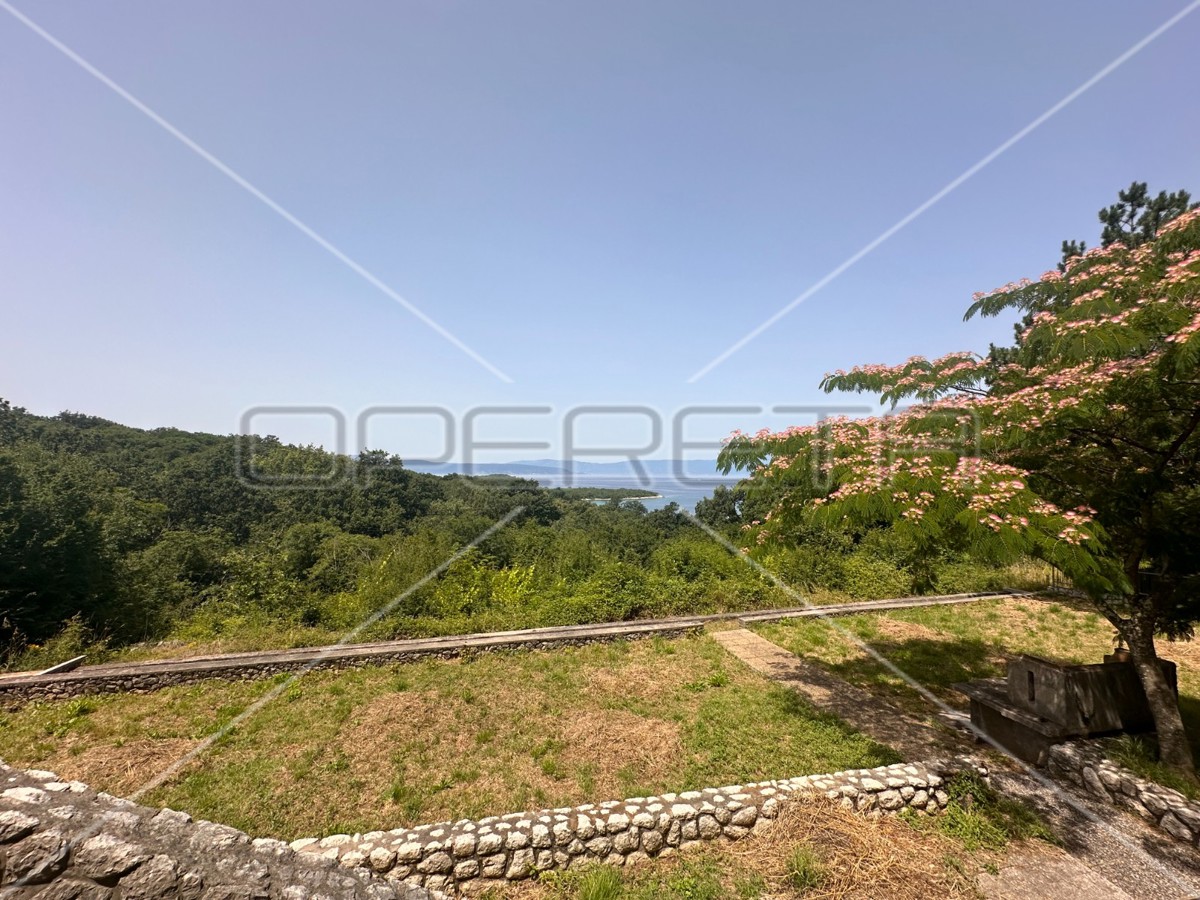 Villa unica con vista incantevole a Njivice, Krk