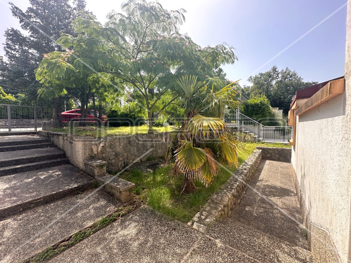 Villa unica con vista incantevole a Njivice, Krk