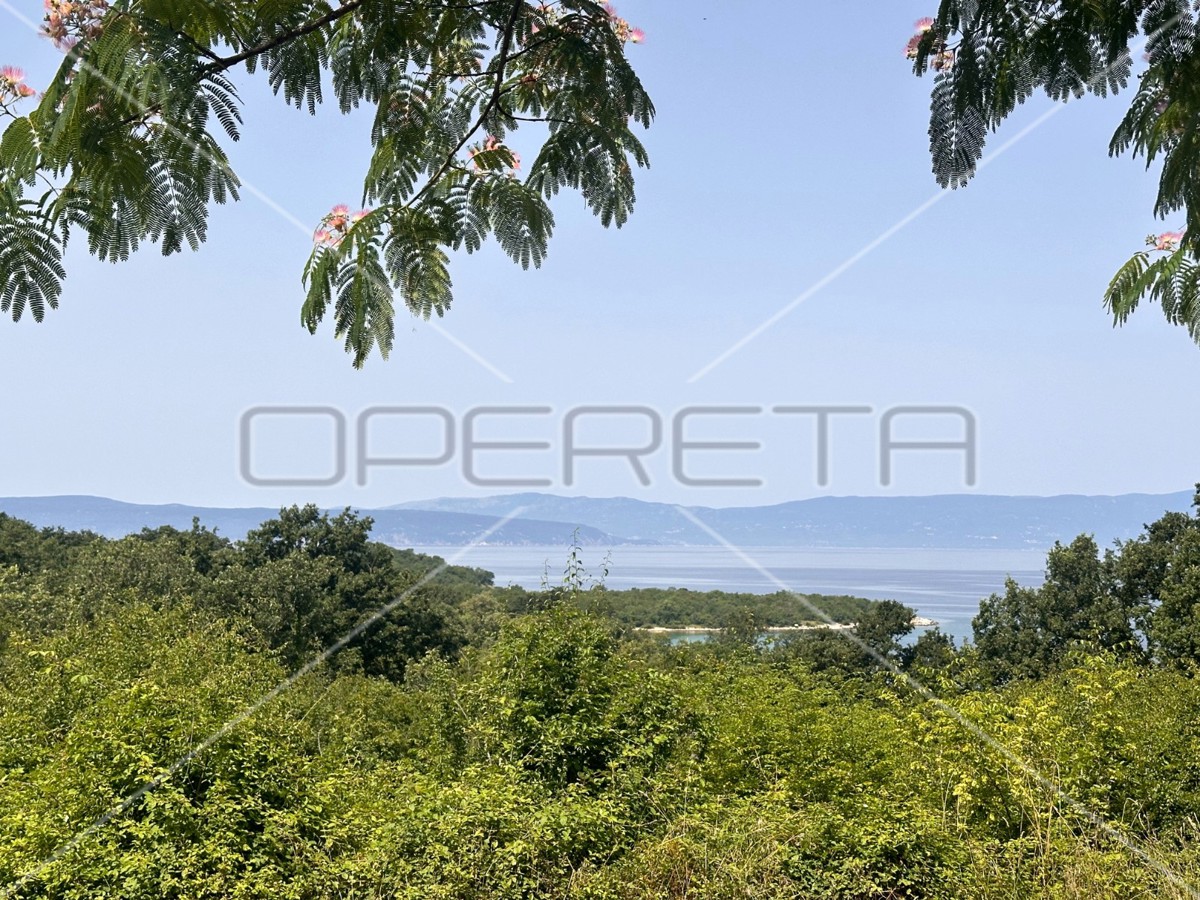 Villa unica con vista incantevole a Njivice, Krk