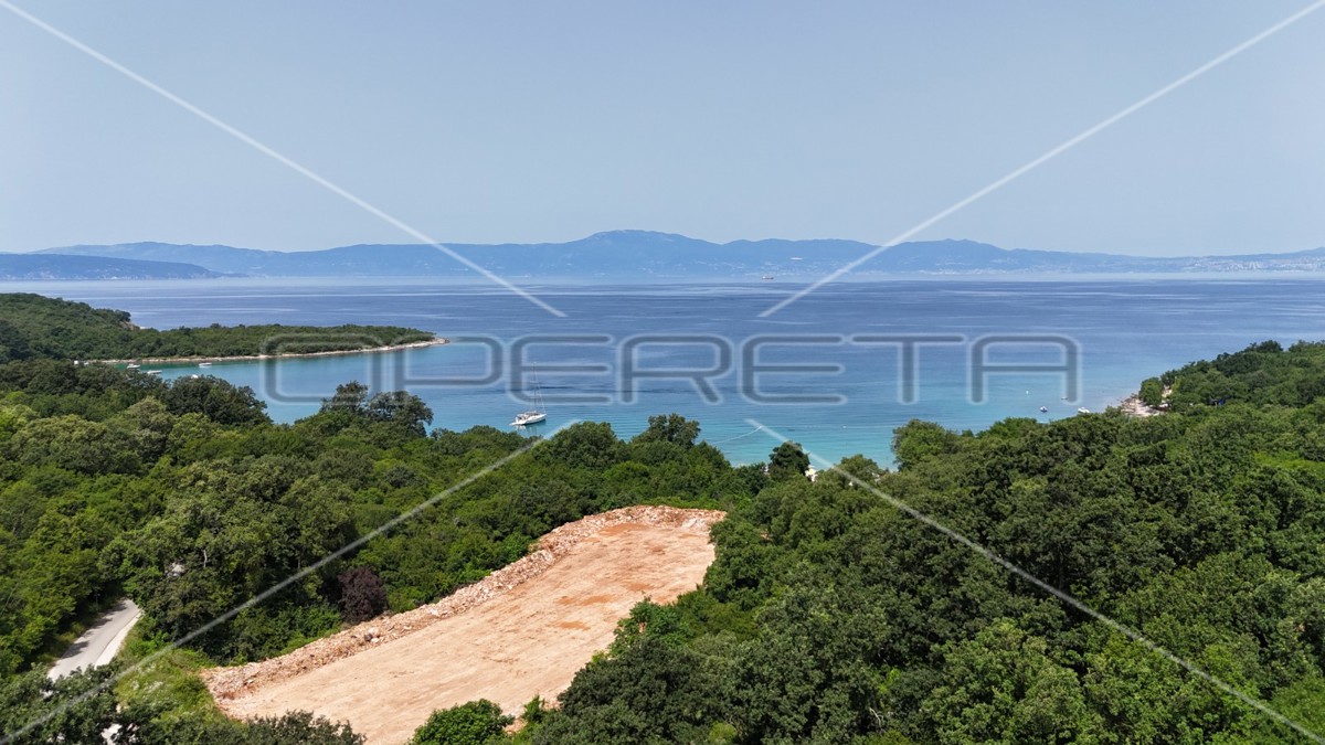 Villa unica con vista incantevole a Njivice, Krk