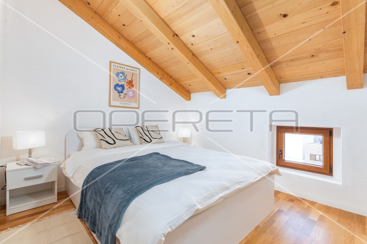 Istria, Šišan – Casa bifamiliare con tre appartamenti, ideale per investimento