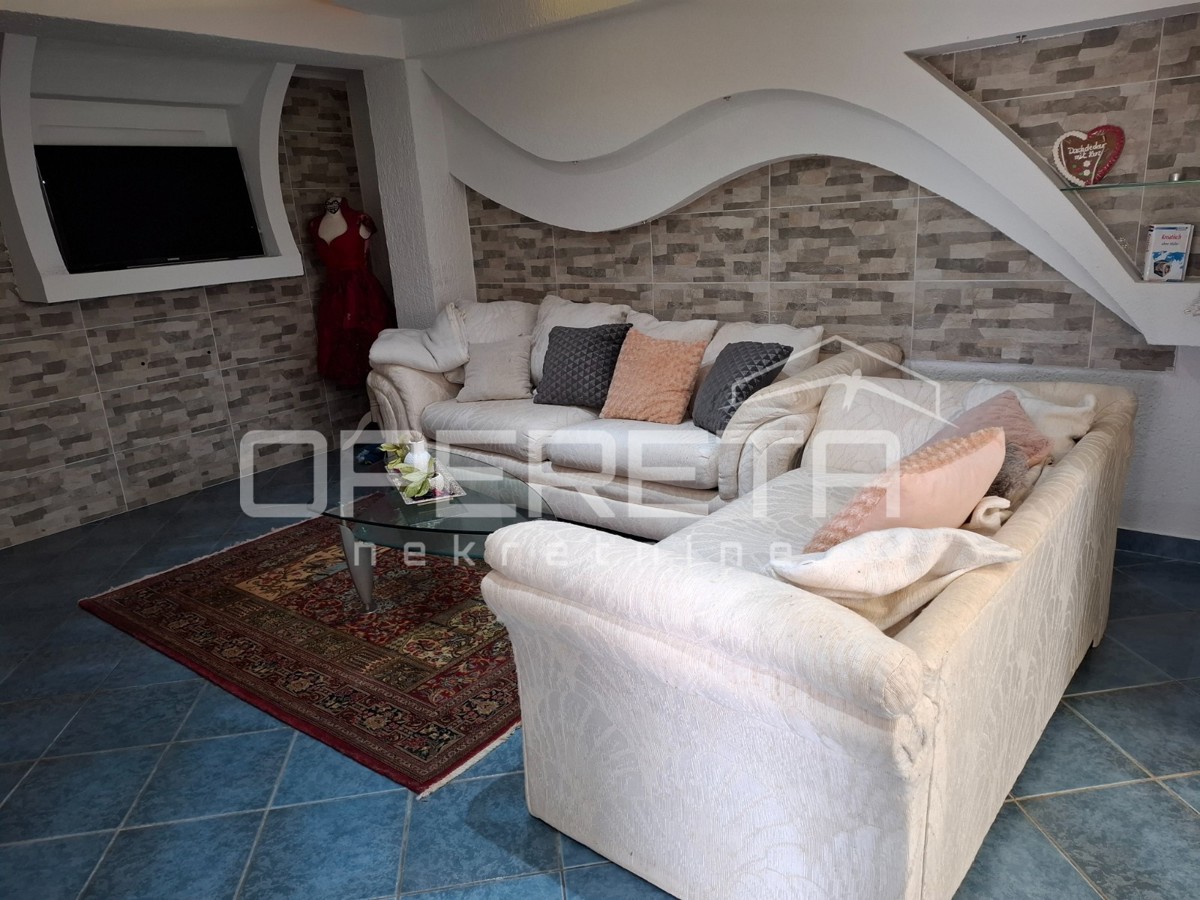 Vendita, Casa, Malinska, Sabljići , Edificio doppio, 291m2