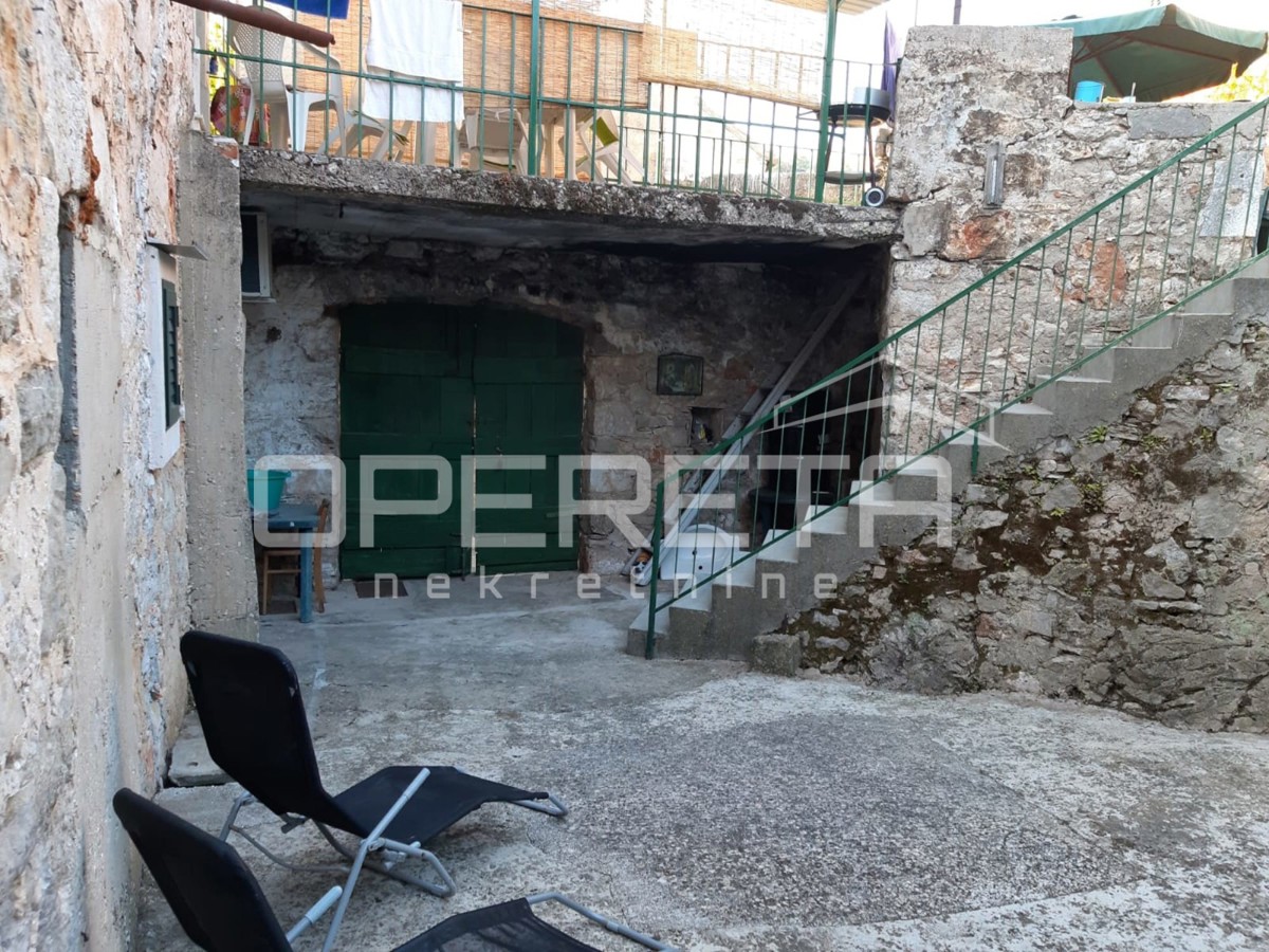 Autentico contesto per un nuovo capitolo sull'isola di Hvar