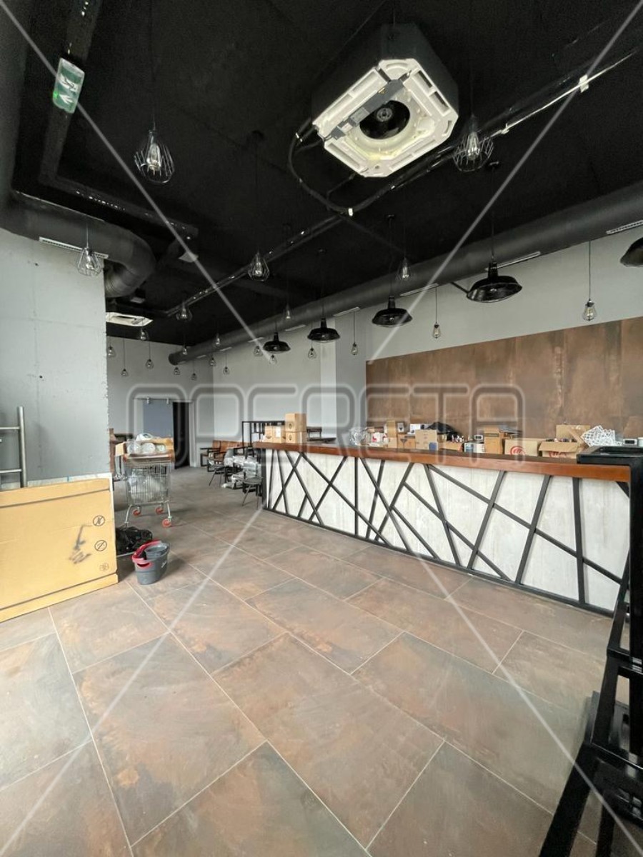 Vendita, Locale su strada, Savica, Zinke kunc, 217m2