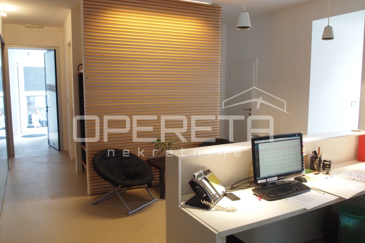 Vendita, Edificio commerciale, Centar, Vinogradska, 580m2