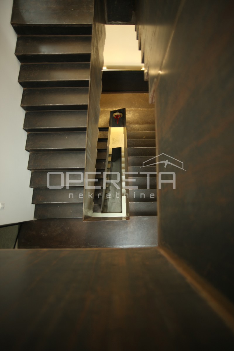 Vendita, Edificio commerciale, Centar, Vinogradska, 580m2