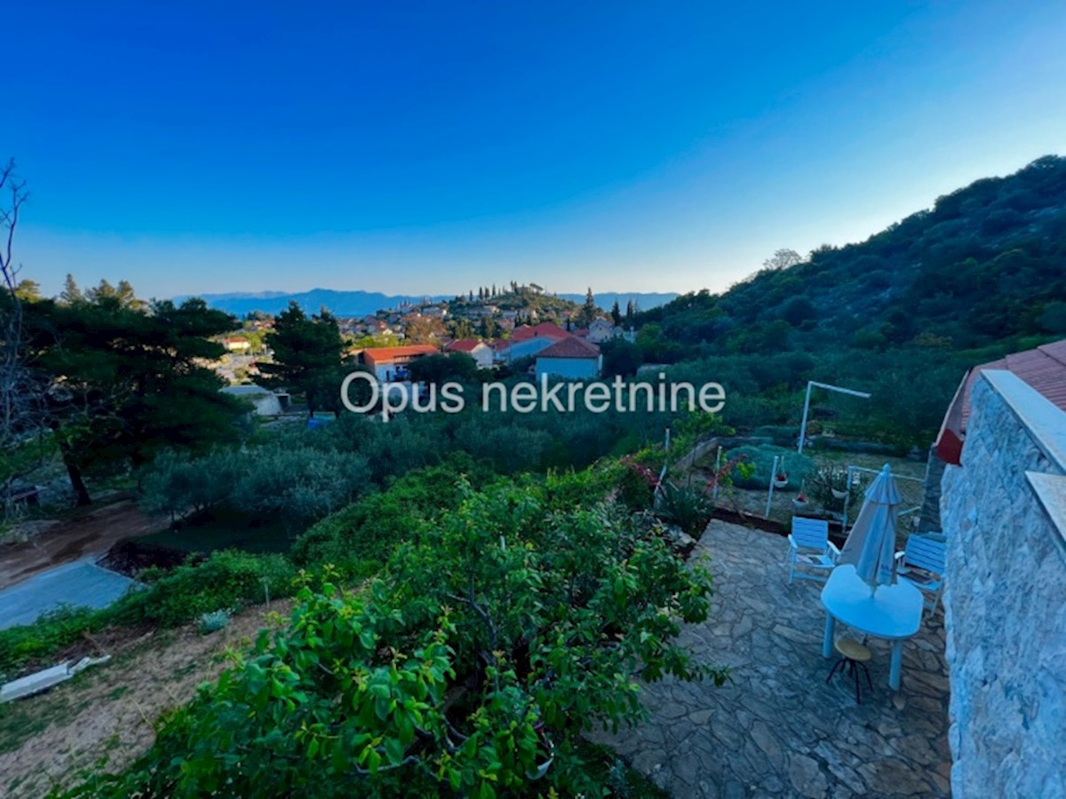 Trpanj, casa con vista e ampio giardino