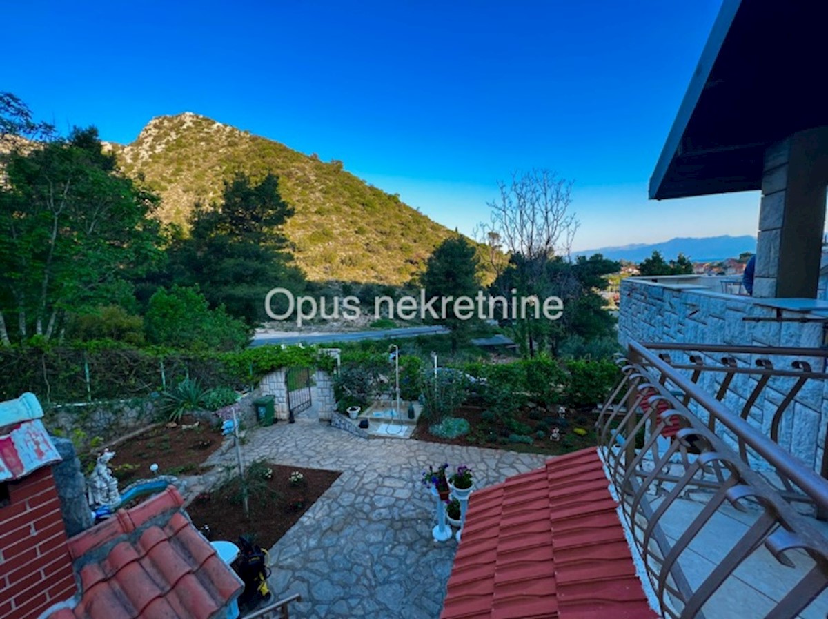 Trpanj, casa con vista e ampio giardino