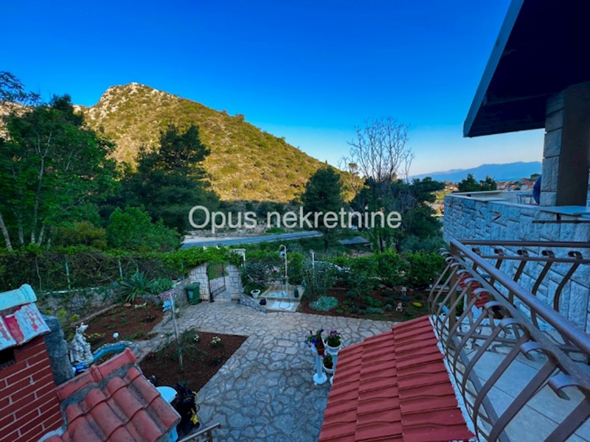 Trpanj, casa con vista e ampio giardino