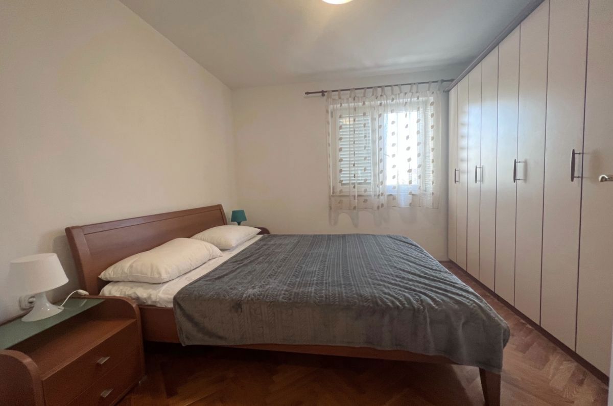 Porat, Malinska - appartamento a 100m dal mare, vista mare