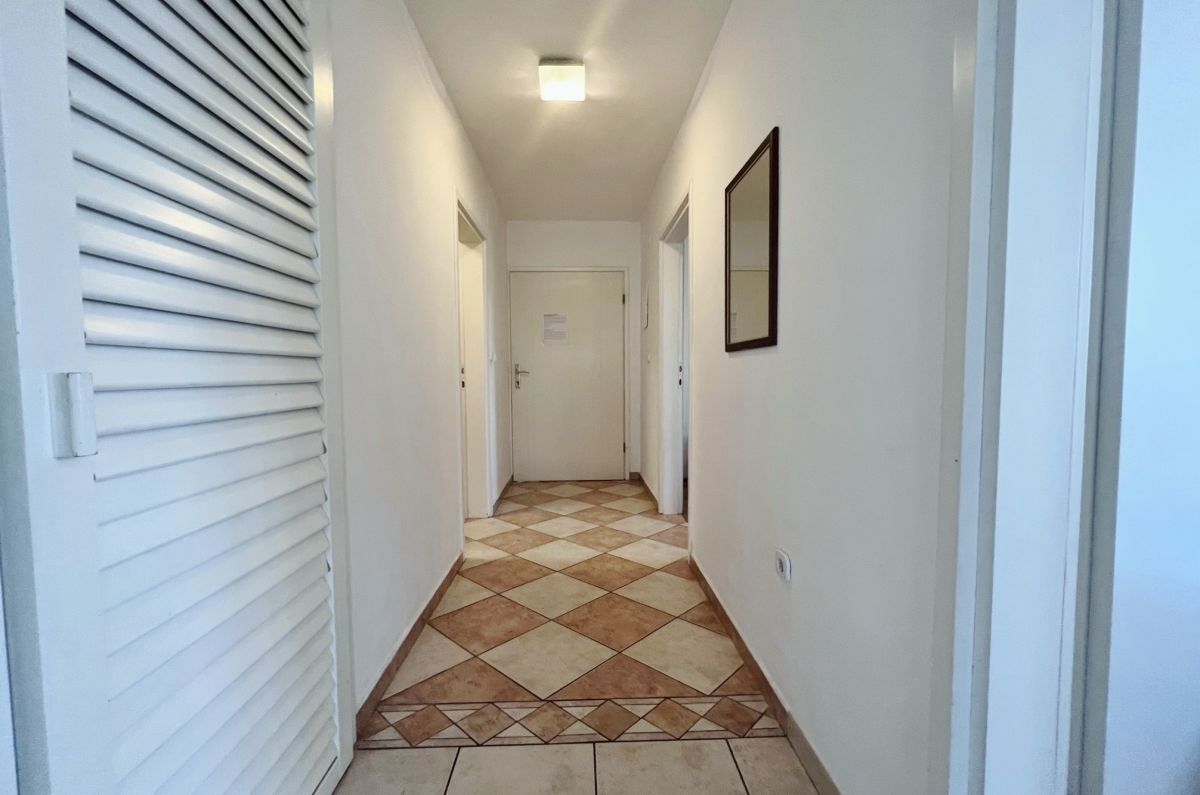 Porat, Malinska - appartamento a 100m dal mare, vista mare