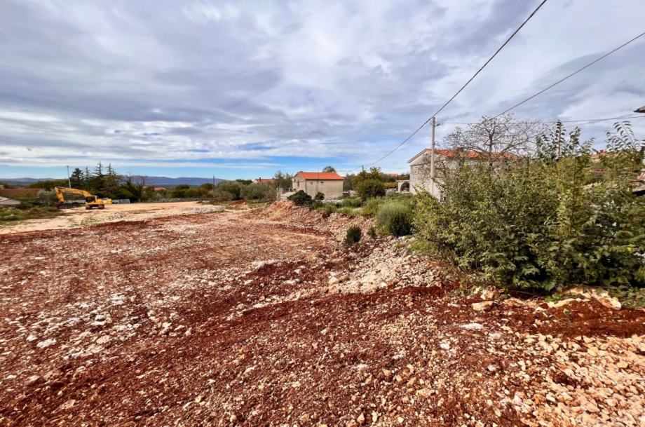 Otok Krk, Malinska – Vendita di terreno edificabile in una posizione tranquilla, 745 m2