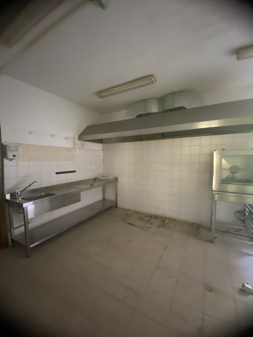 Malinska - house with commercial space and furnished apartment