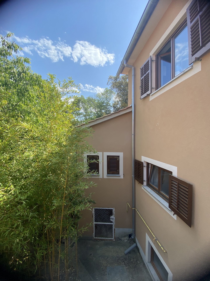 Malinska - house with commercial space and furnished apartment