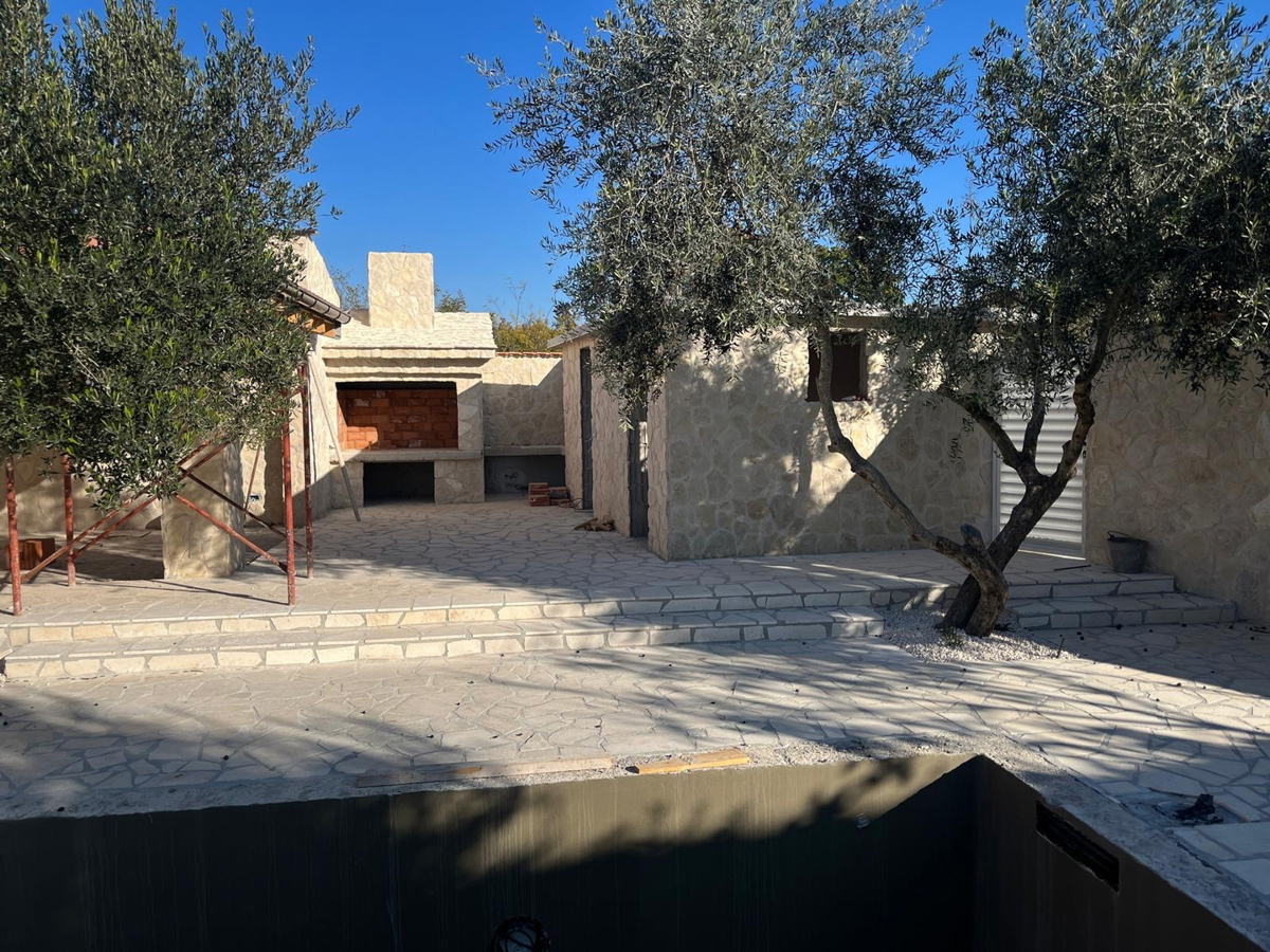 Nuova villa ristrutturata, piscina, prezzo ridotto - Pirovac, Vodice