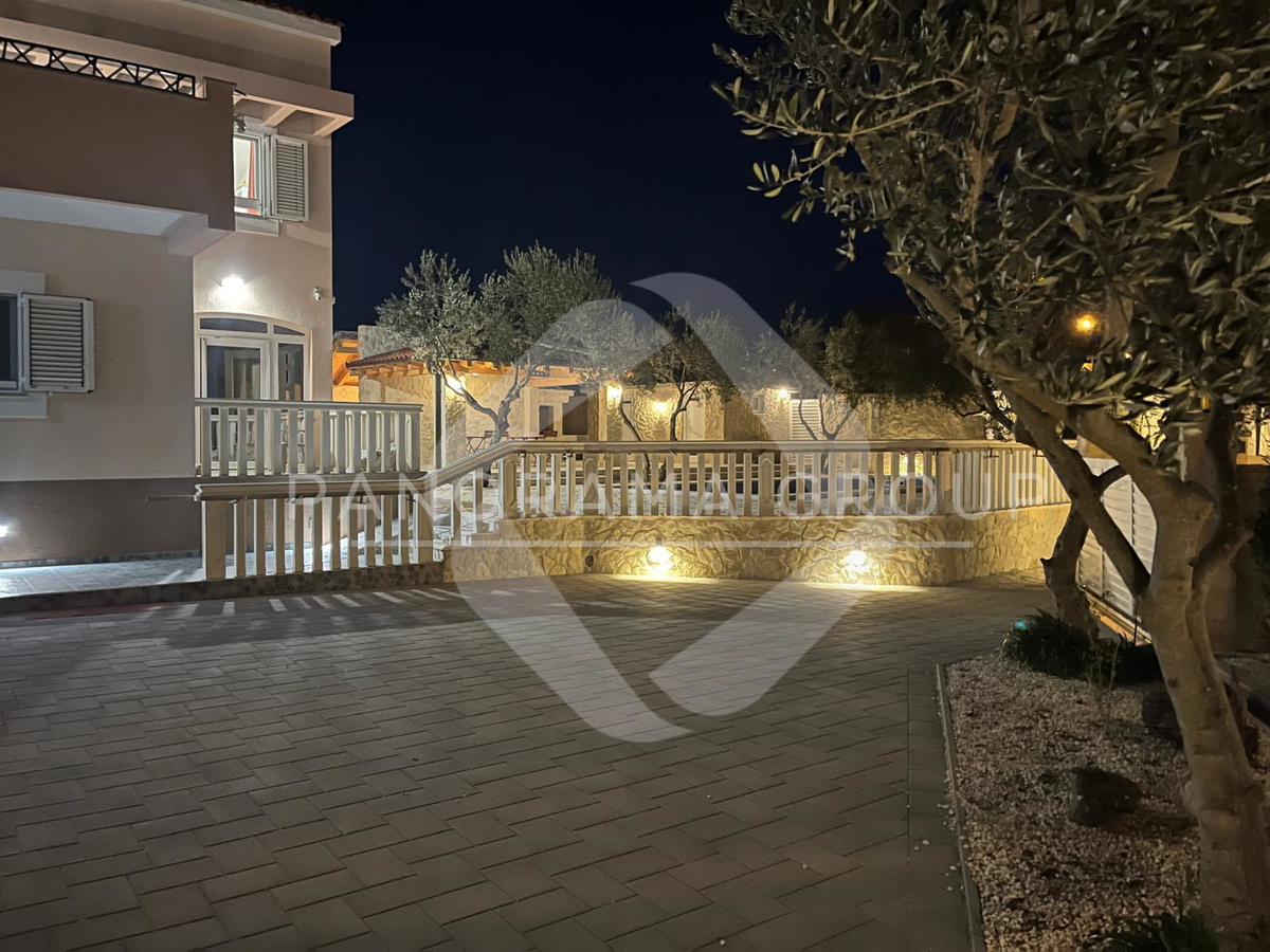 Nuova villa ristrutturata, piscina, prezzo ridotto - Pirovac, Vodice