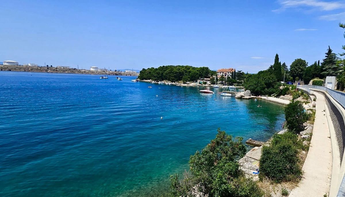 Appartamento con vista panoramica sul mare e piscina - Omišalj