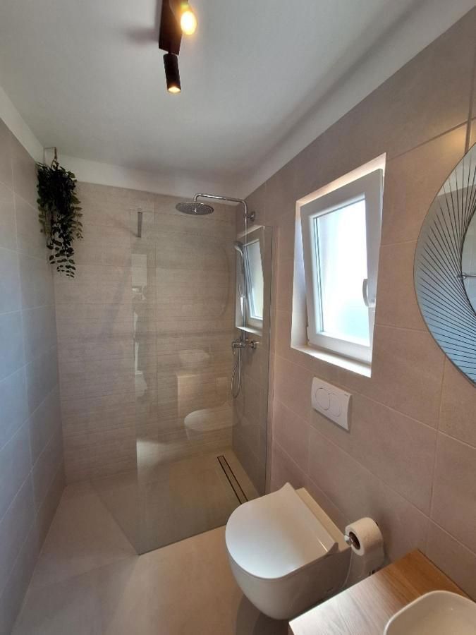 Esclusivo - solo nella nostra offerta! Villa - Linardići