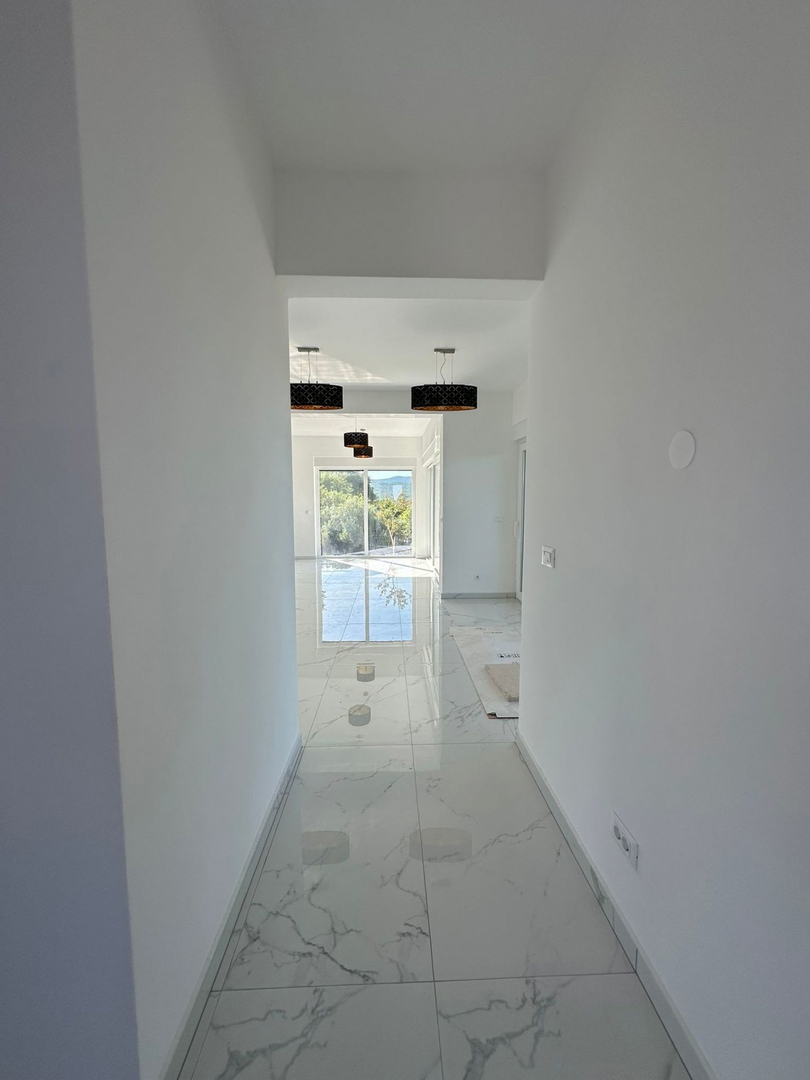 Lussuosa villa indipendente con piscina e vista mare