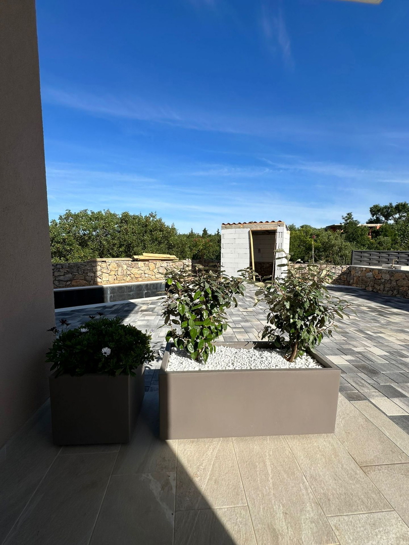 Lussuosa villa indipendente con piscina e vista mare