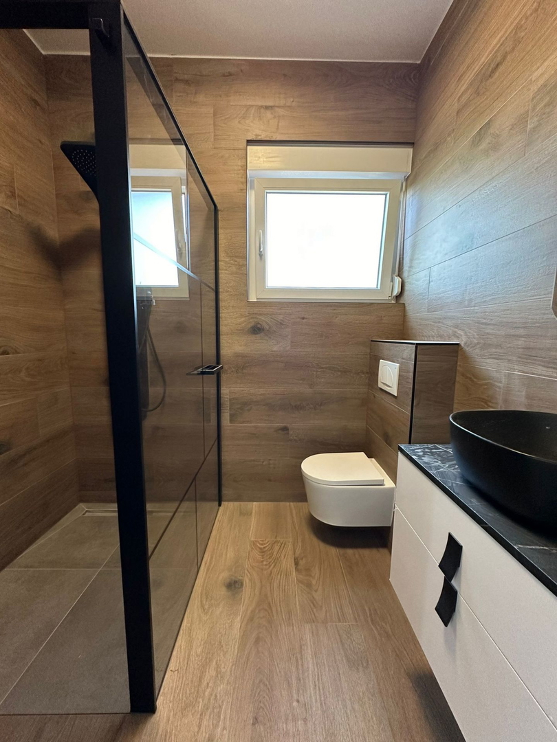 Lussuosa villa indipendente con piscina e vista mare