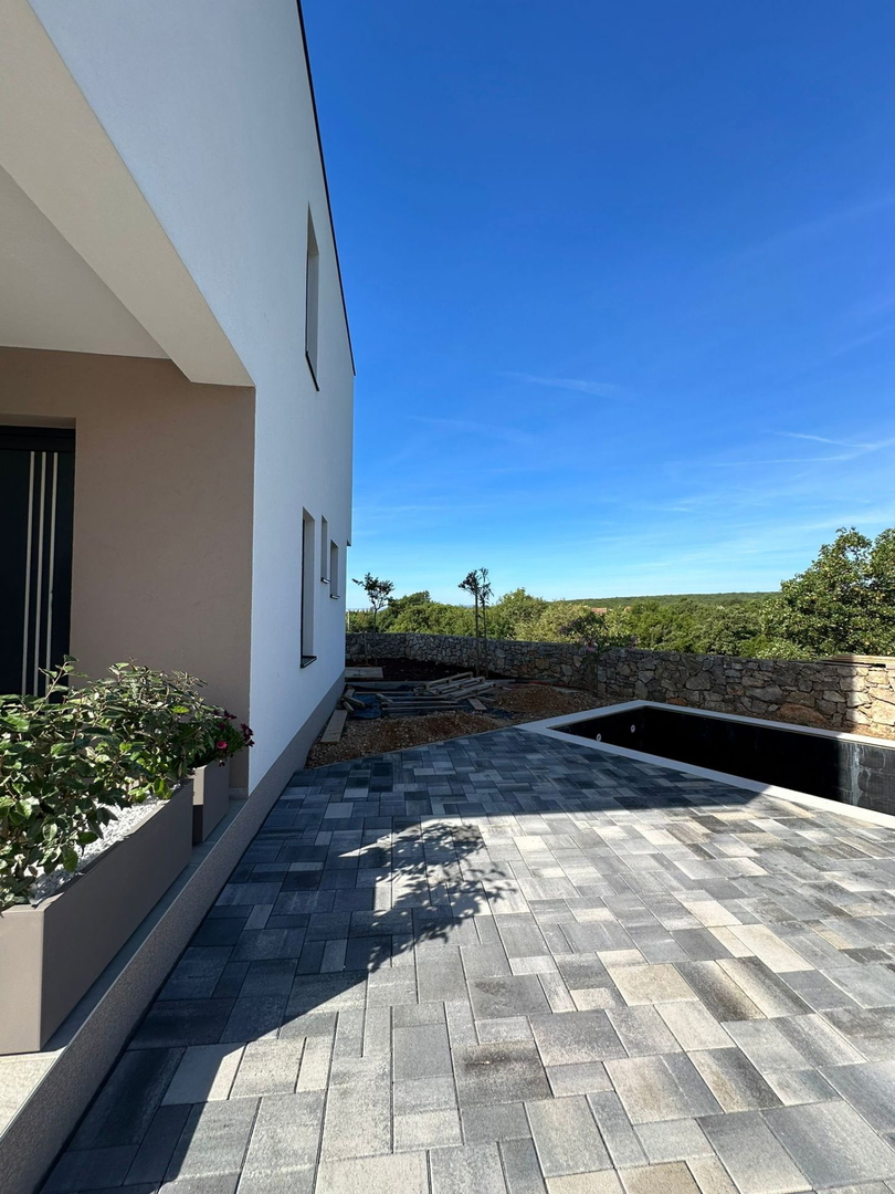 Lussuosa villa indipendente con piscina e vista mare