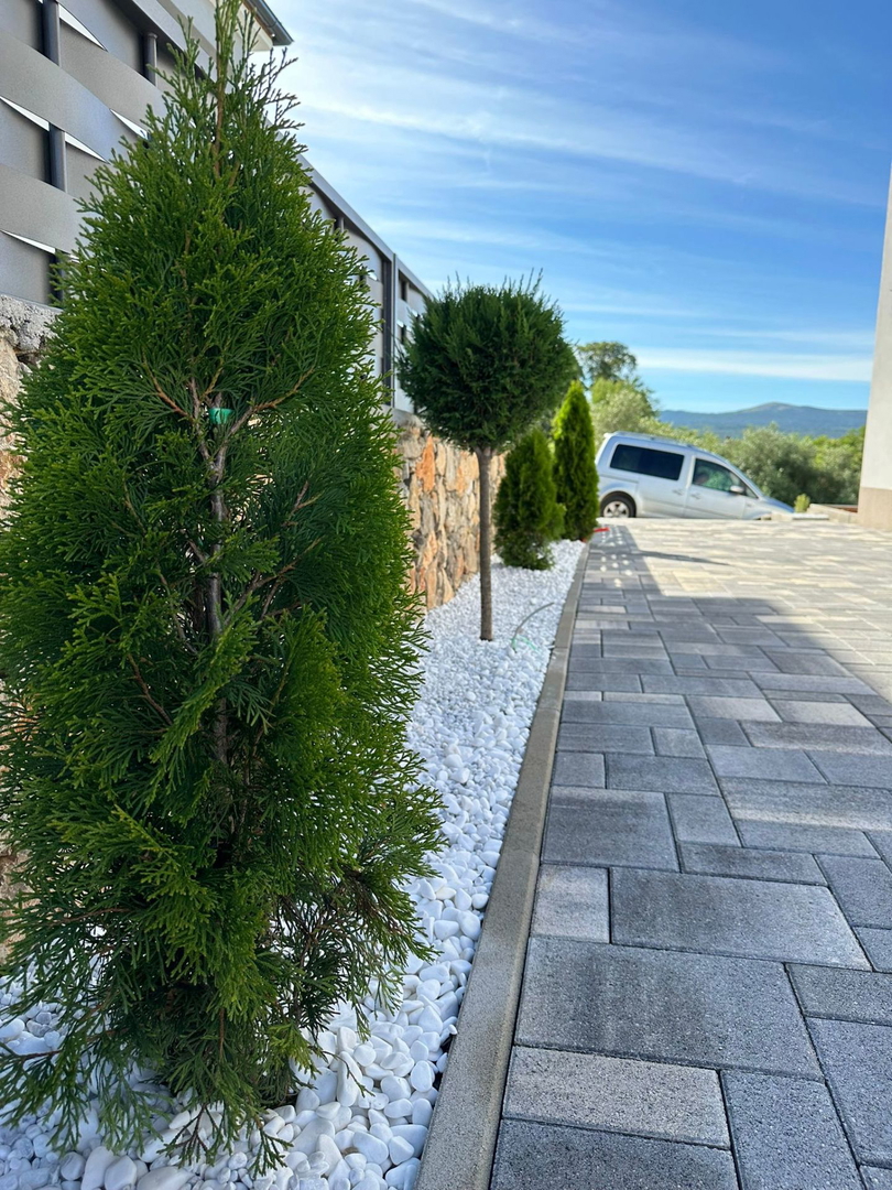 Lussuosa villa indipendente con piscina e vista mare