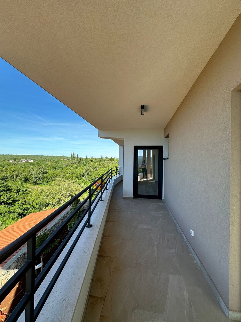 Lussuosa villa indipendente con piscina e vista mare