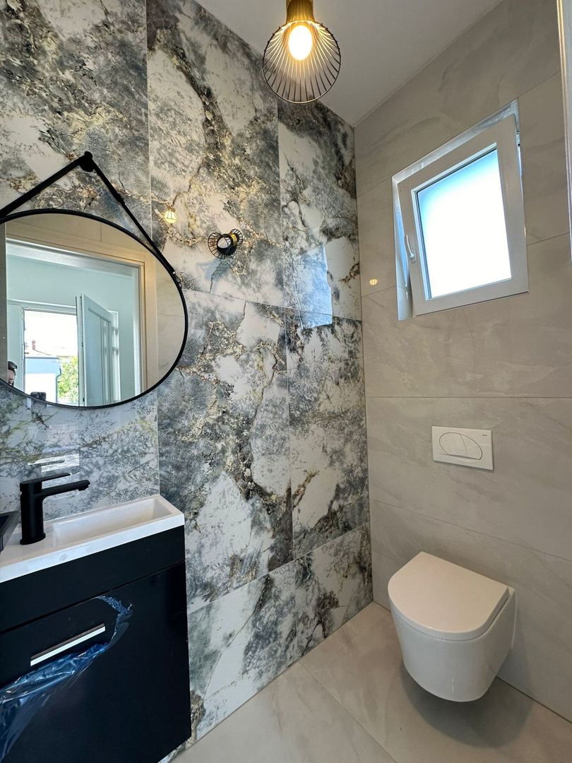 Lussuosa villa indipendente con piscina e vista mare