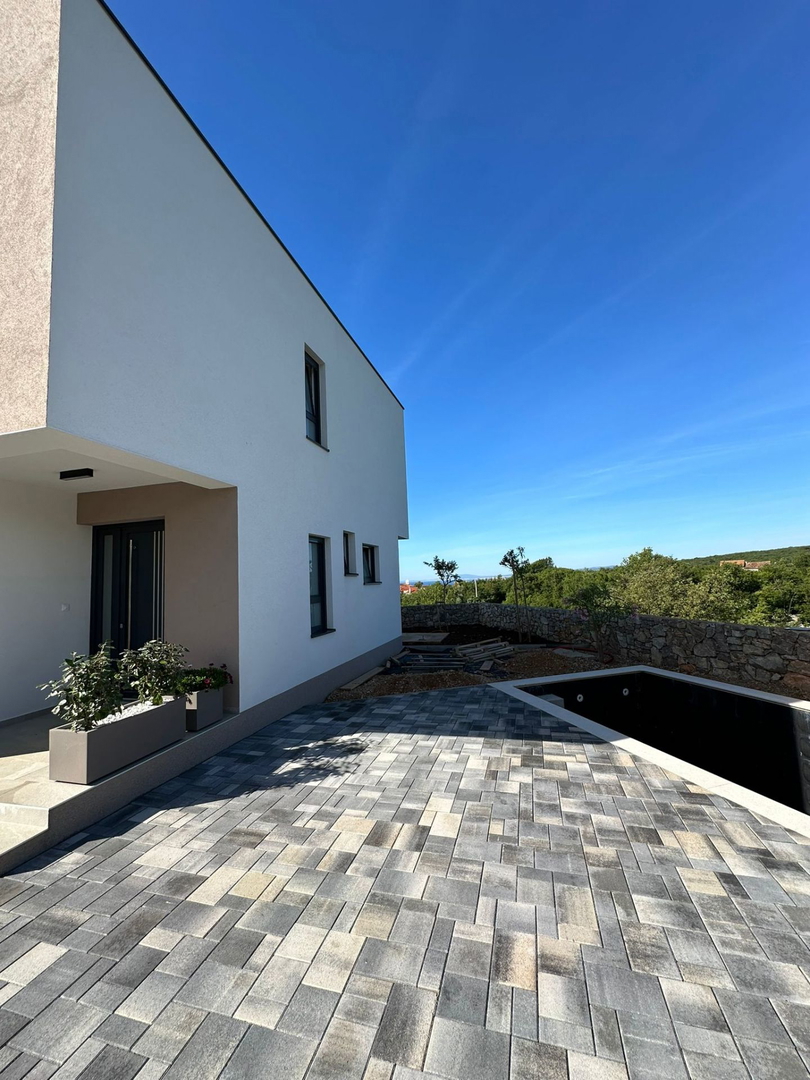 Lussuosa villa indipendente con piscina e vista mare