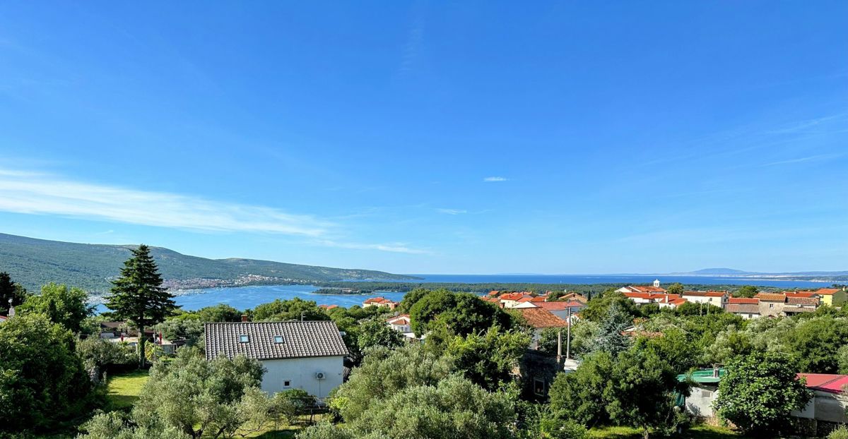 Lussuosa villa indipendente con piscina e vista mare