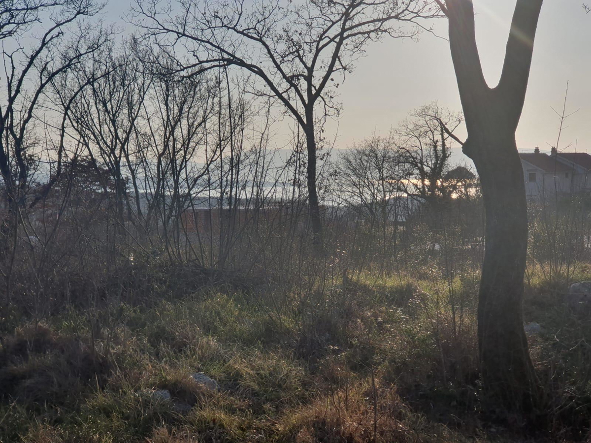 Terreno edificabile con vista mare e permesso di costruzione – 1089 m², a 500 m dal mare