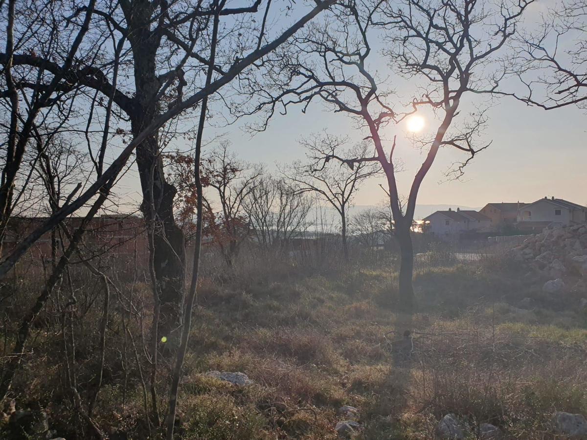 Terreno edificabile con vista mare e permesso di costruzione – 1089 m², a 500 m dal mare