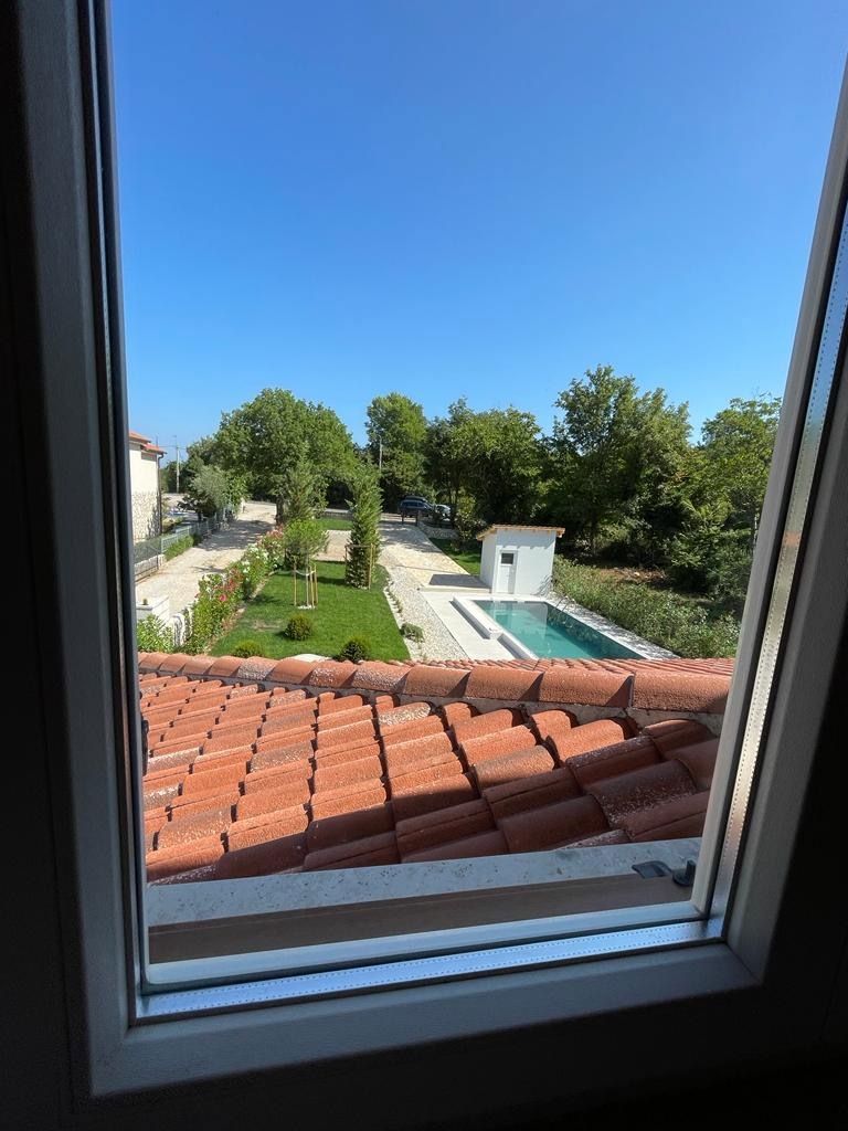 <p>Prekrasna vila u mirnom okruženju - Hlapa, Dobrinj</p>