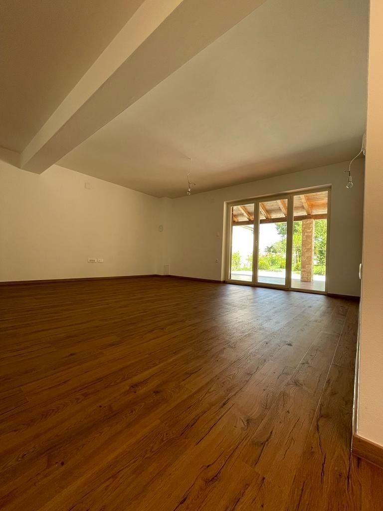 <p>Prekrasna vila u mirnom okruženju - Hlapa, Dobrinj</p>