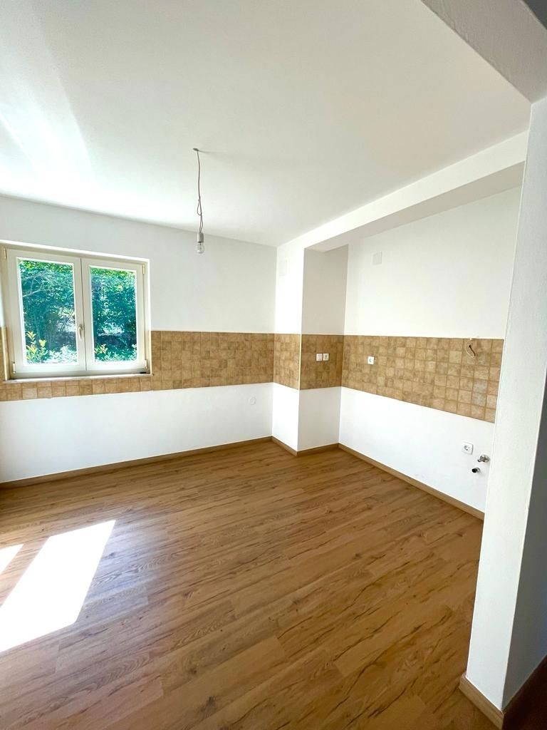 <p>Prekrasna vila u mirnom okruženju - Hlapa, Dobrinj</p>